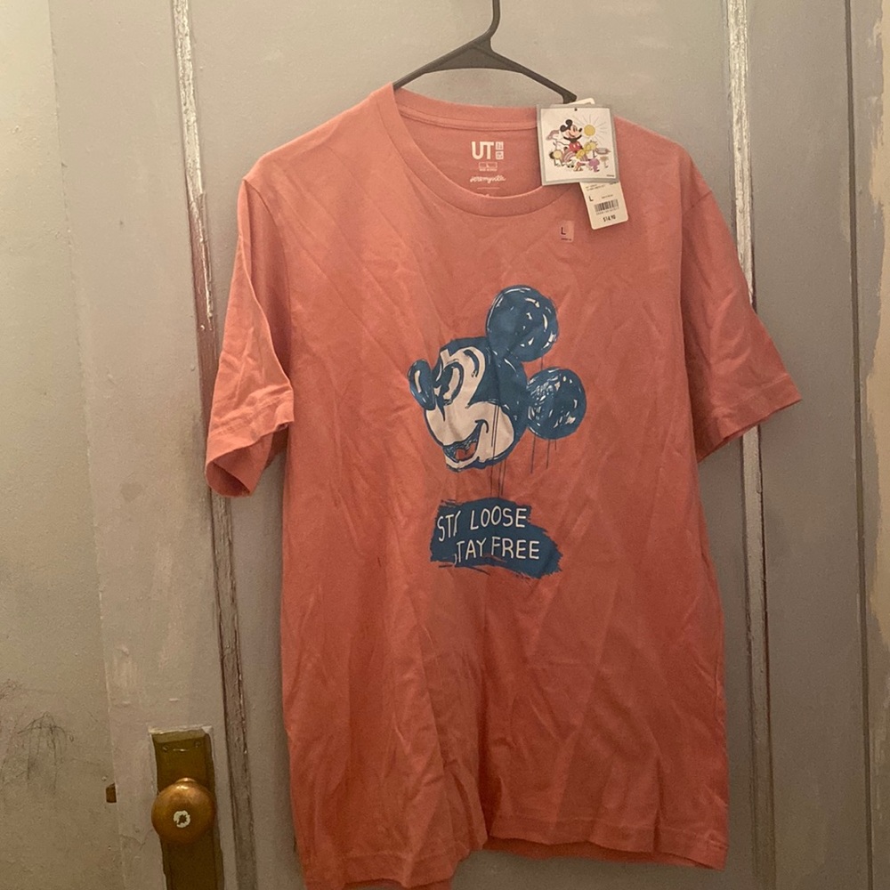 Brand new with tags Uniqlo mens t shirt